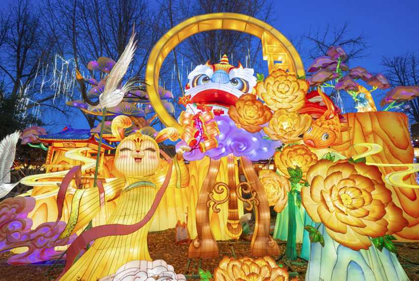 南京老門東燈會(huì)現(xiàn)場(chǎng)璀璨奪目。龔文新攝