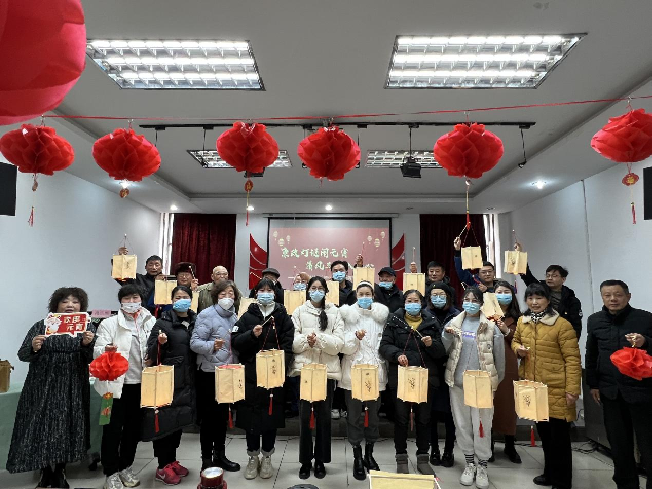 綠楊新苑社區(qū)“廉政燈謎鬧元宵”活動(dòng)。 裴維攝