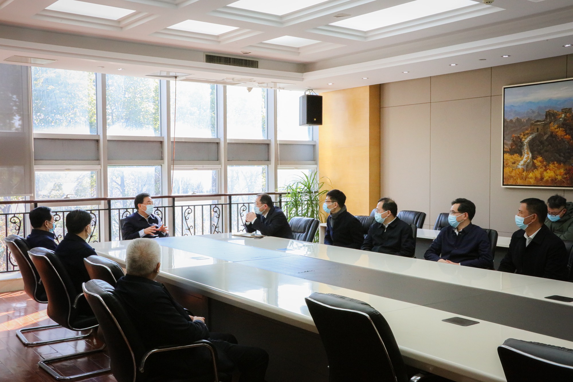 2023年1月31日，江蘇省委書記信長星到人民日報社江蘇分社走訪調(diào)研，并與人民日報社江蘇分社、人民網(wǎng)江蘇頻道的編采人員座談。