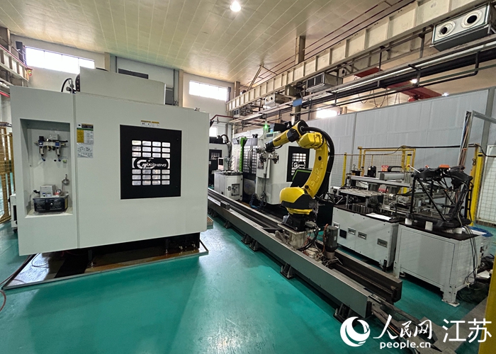 圖為南京工藝裝備制造有限公司的“5G+智能滑塊生產(chǎn)線”。人民網(wǎng) 顧姝姝攝