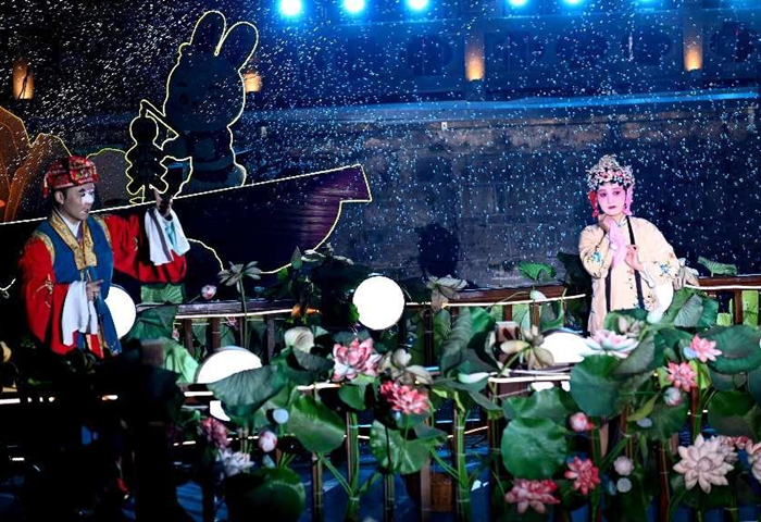 國潮夜演。海州區(qū)商業(yè)街區(qū)供圖