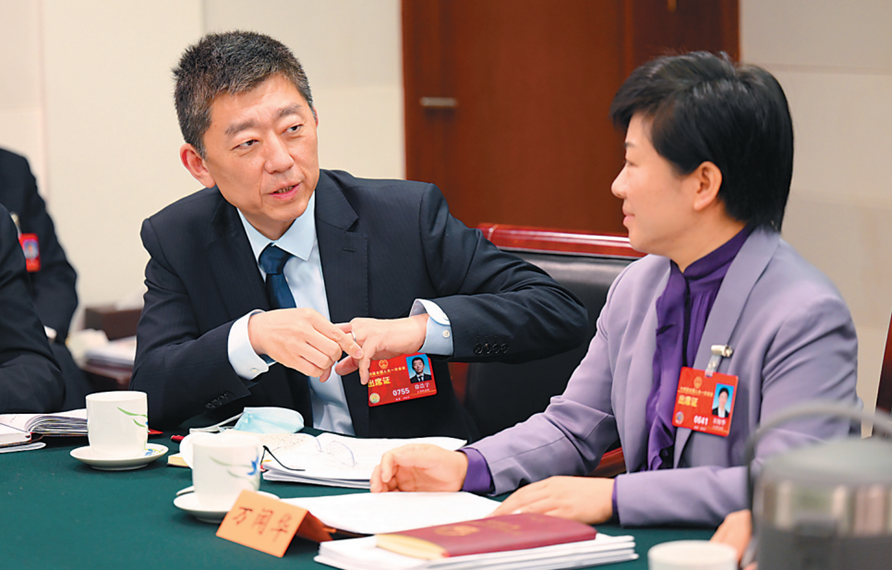 十四屆全國人大一次會(huì)議江蘇代表團(tuán)舉行小組會(huì)議