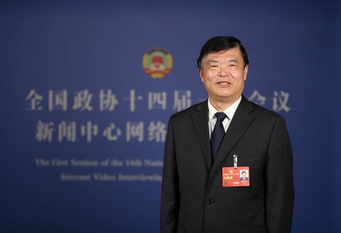 全國政協(xié)委員施衛(wèi)東。受訪者供圖