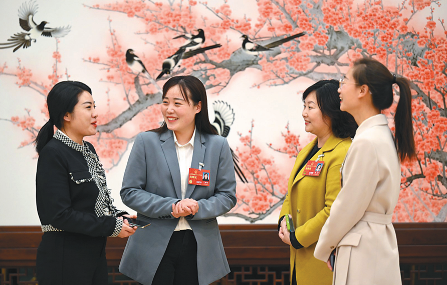 出席全國兩會(huì)的江蘇代表們熱議民生關(guān)切