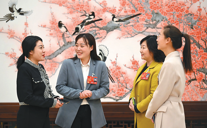 出席全國兩會(huì)的江蘇代表們熱議民生關(guān)切