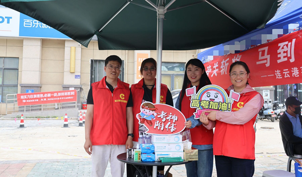 助考現(xiàn)場(chǎng)。柏虹志攝