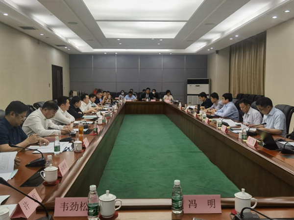 江蘇省住建設(shè)廳副廳長(zhǎng)范信芳徐州市銅山區(qū)開展立法調(diào)研現(xiàn)場(chǎng)。江蘇省住建廳供圖