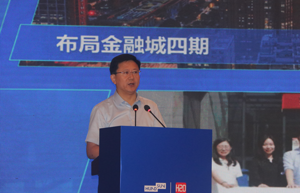 南京市建鄴區(qū)委副書記、區(qū)長(zhǎng)姜宸現(xiàn)場(chǎng)致辭。藍(lán)藍(lán)攝