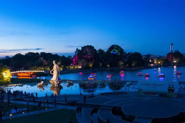 南京玄武湖夜景。玄武湖景區(qū)供圖