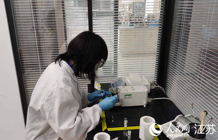 柯菲平研發(fā)中的工作人員。人民網(wǎng) 馬曉波攝