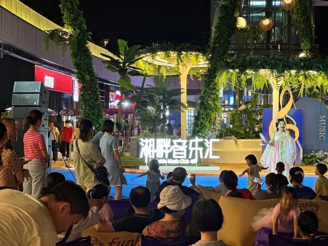 “遇見(jiàn)夜金陵×湖畔音樂(lè)匯”夜間文化活動(dòng)。玄宣攝