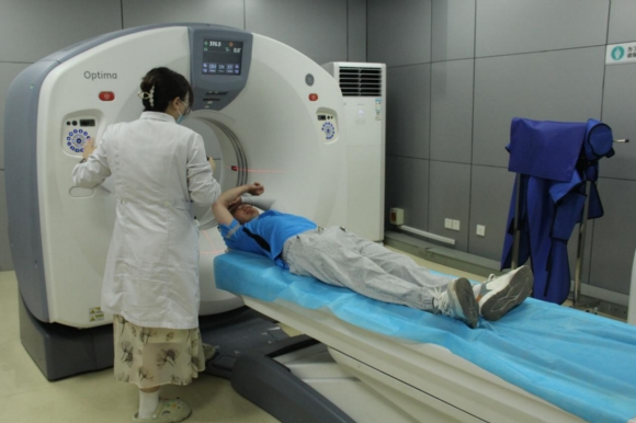 CT檢查。王示羊攝