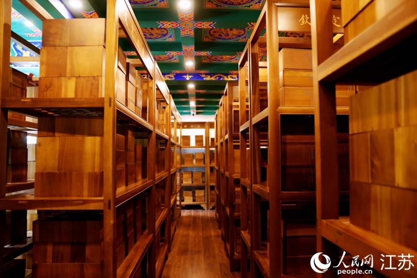 文匯閣共藏書籍36000余冊。人民網(wǎng) 余樂攝