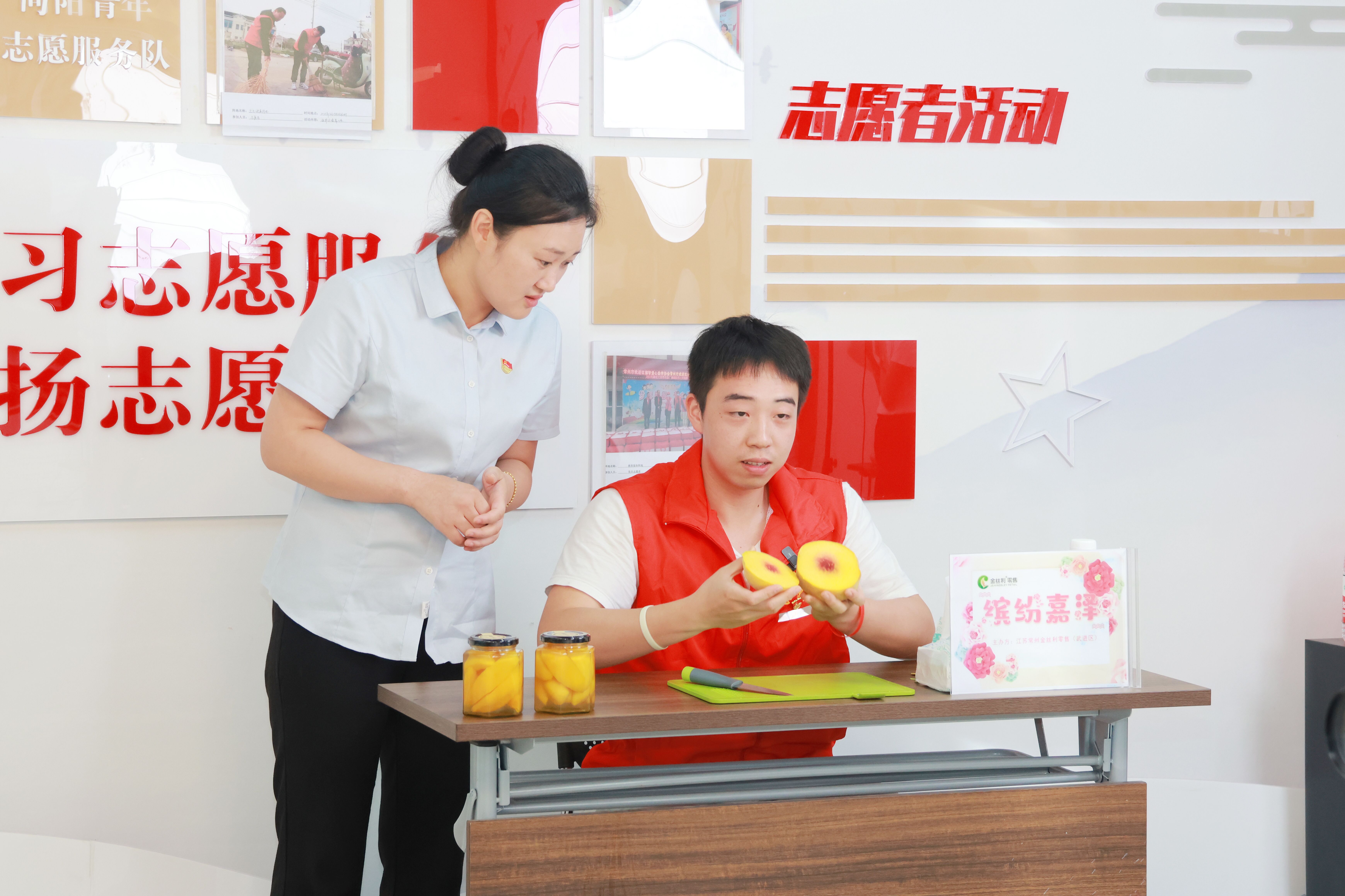 助農(nóng)直播現(xiàn)場。盛丹攝