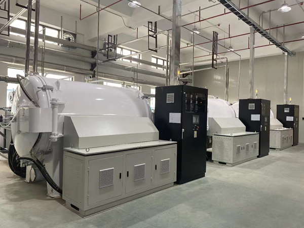 博納晶科化學(xué)氣相沉積爐體生產(chǎn)車(chē)間。劉海波攝