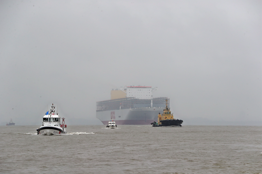 2.4萬標箱集裝箱船舶出江試航。南通海事局供圖