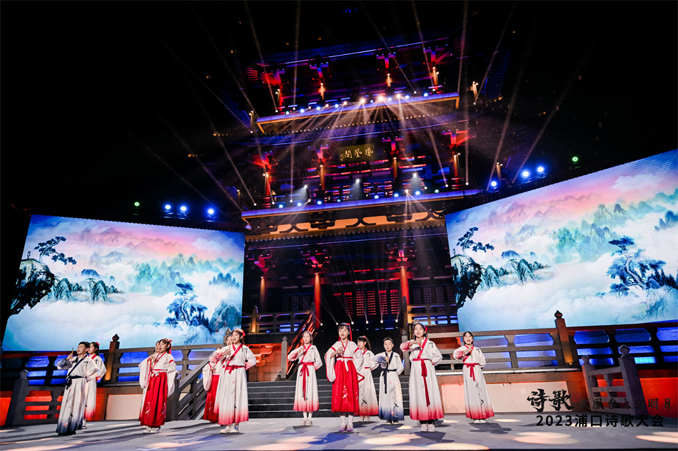 南京市浦口區(qū)首屆詩(shī)歌大會(huì)現(xiàn)場(chǎng)。浦口區(qū)委宣傳部供圖