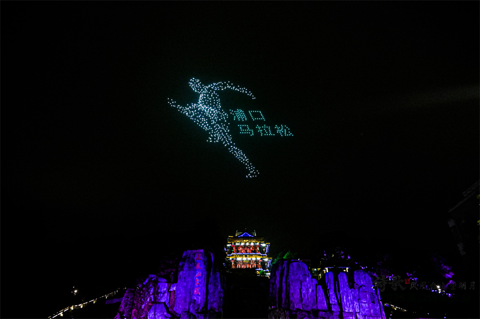 無(wú)人機(jī)表演。浦口區(qū)委宣傳部供圖 