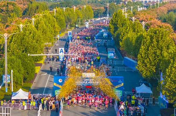 2023泗洪稻田濕地馬拉松現(xiàn)場。泗洪縣委宣傳部供圖