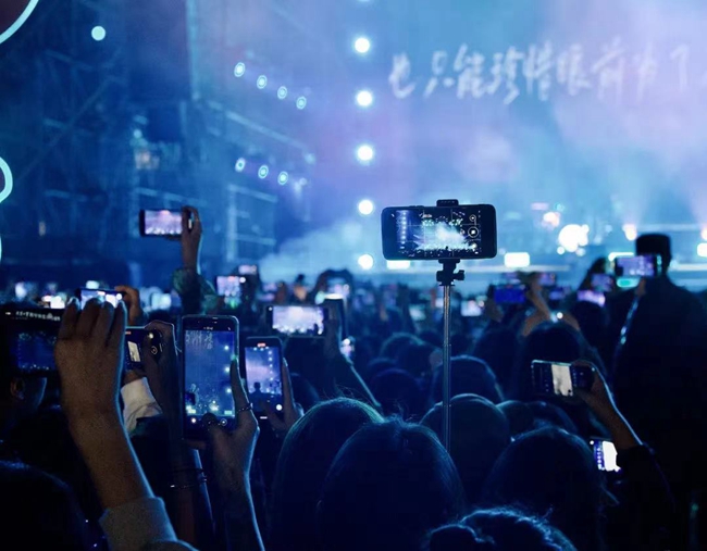 天生川流音樂節(jié)現(xiàn)場。溧軒攝