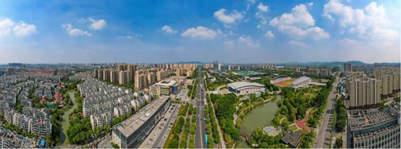 “人在城中 城在景中”的生態(tài)畫卷。溧水區(qū)委宣傳部供圖