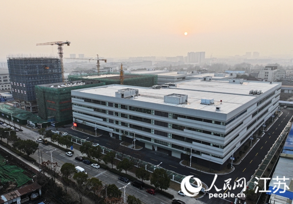 航拍國網(wǎng)智慧能源雙創(chuàng)科技園產(chǎn)業(yè)化示范基地。人民網(wǎng) 余樂攝