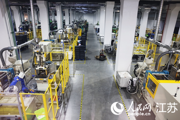 三笑集團(tuán)綠色智能工廠竣工投產(chǎn)。人民網(wǎng) 余樂攝