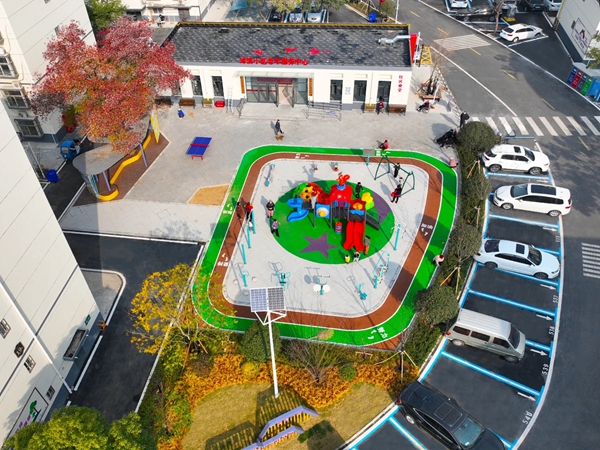 俯瞰大橋社區(qū)沭濱小區(qū)老年服務(wù)中心。新沂市委宣傳部供圖