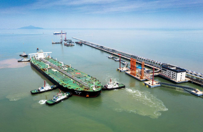 連云港：海陸交匯點 東西雙開放一頭連接陸橋，一頭臨眺遠洋，連云港處在“一帶一路”的海陸交匯點。作為首批沿海開放城市、新亞歐大陸橋東端起點，連云港向西馳騁萬里，通達中亞歐洲，向東在此入海，一路駛往深藍?！驹敿殹?/></a></div>
<h2><a href=