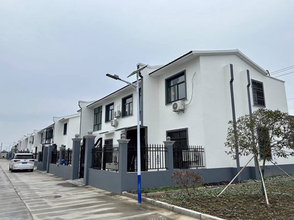 村民住進新房。 人民網(wǎng) 王丹丹攝