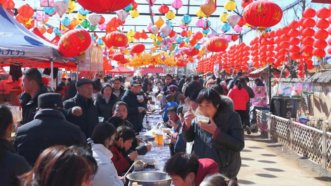 千人“扎?！毖绗F(xiàn)場。贛榆宣傳部供圖