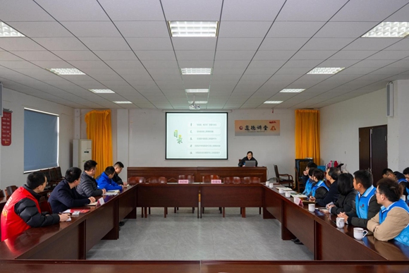 青年宣講員在小涇村冬訓(xùn)宣講。昆山市住建局供圖