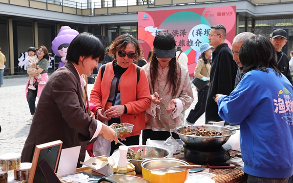 蔣壩螺螄節(jié)暨洪澤（蔣壩）文旅推介活動(dòng)走進(jìn)揚(yáng)州。戴錫明攝