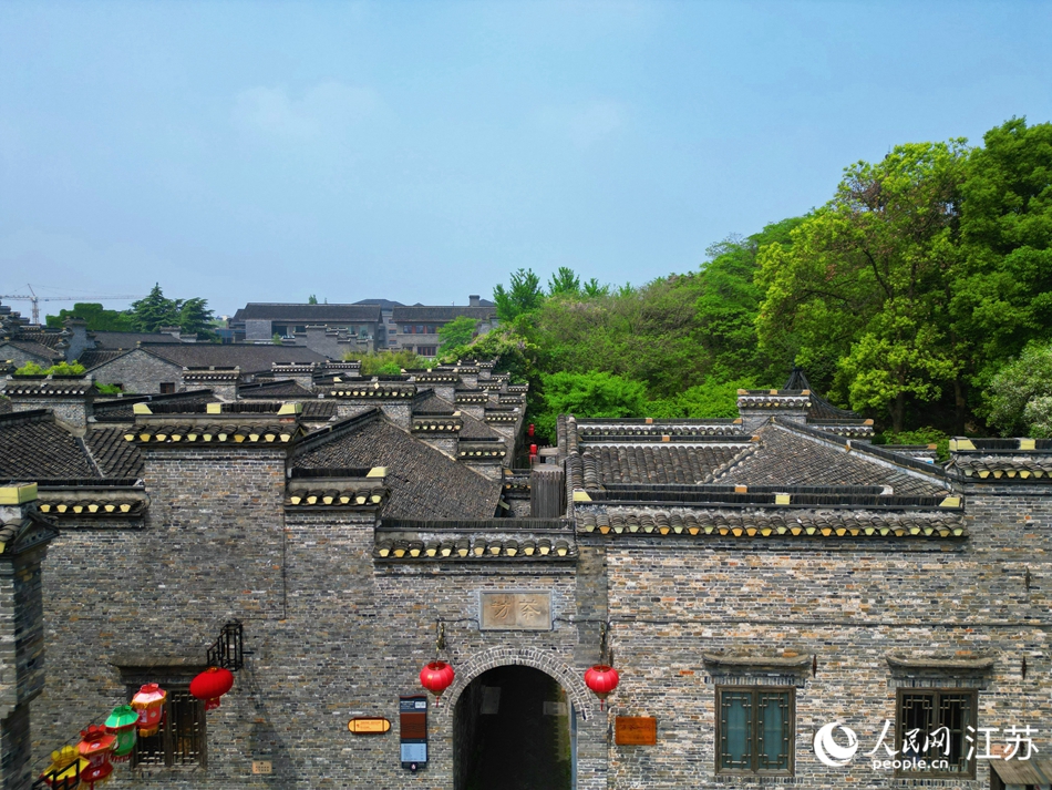 相互映襯的建筑群落。人民網(wǎng)記者王繼亮攝