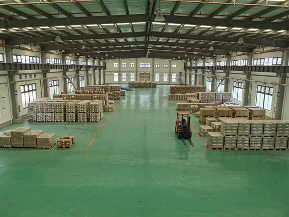 上合組織(連云港)國際物流園的烏茲別克斯坦通用汽車零配件中轉(zhuǎn)分撥基地。連云區(qū)委宣傳部供圖