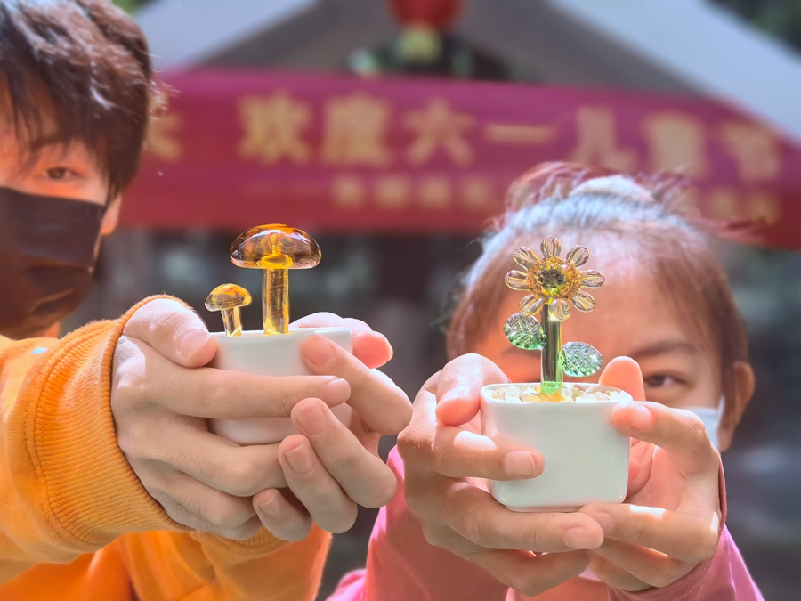 患兒為“小不點(diǎn)”準(zhǔn)備的禮物。