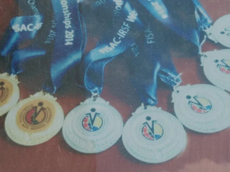 2014年世界跳繩錦標(biāo)賽白蒲小學(xué)獲得的獎(jiǎng)牌。 李文杰供圖