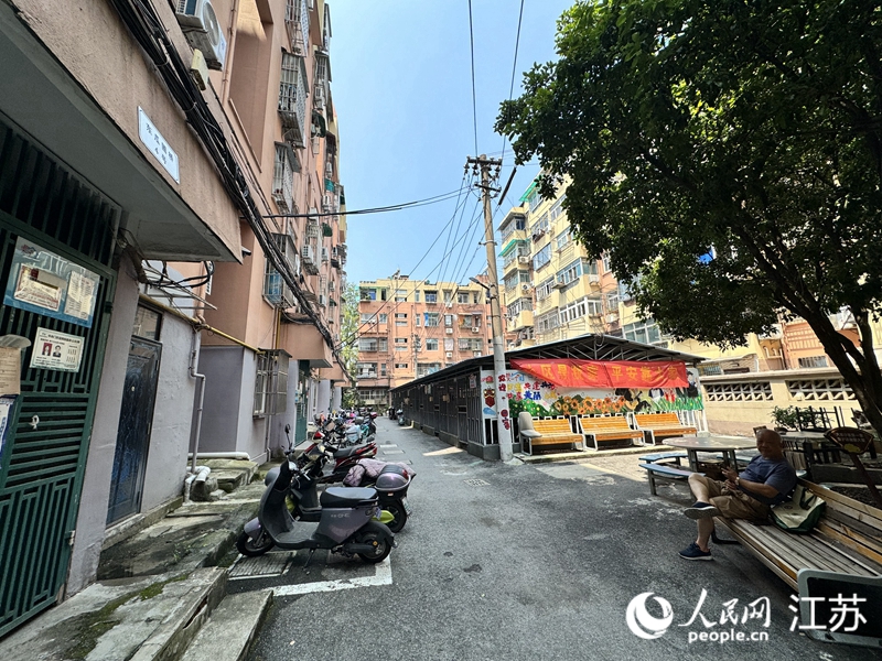 成立小區(qū)管委會后的新門口21號小區(qū)。人民網(wǎng)記者 馬曉波攝