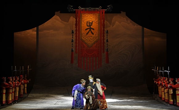 演出現(xiàn)場。湯玉祥攝