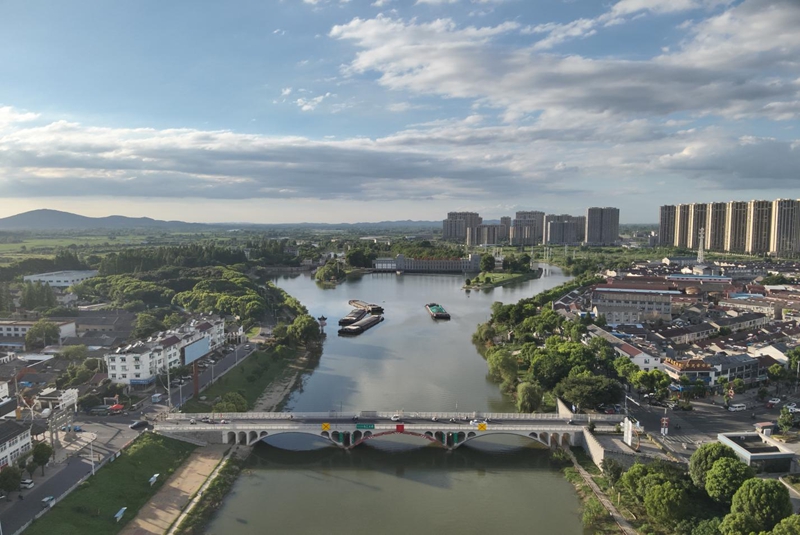 烏江大橋一頭連著和縣烏江鎮(zhèn)，一頭連著浦口烏江社區(qū)。夏國慶攝