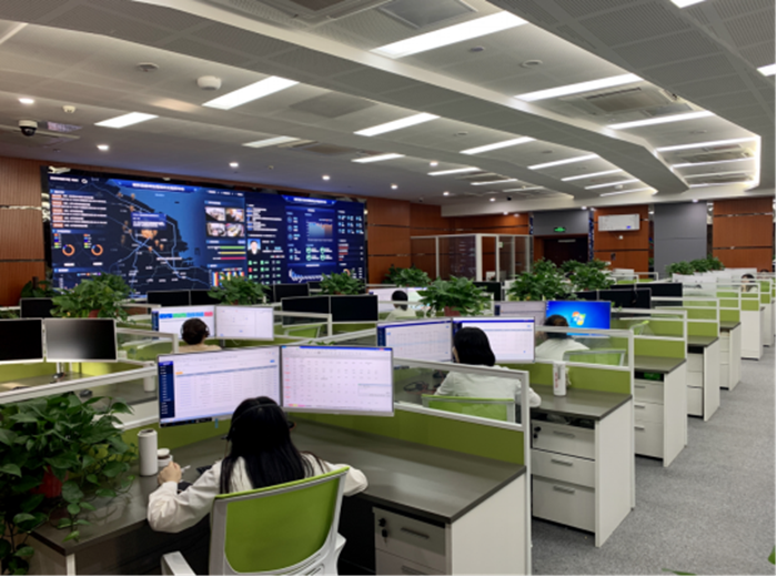 如東縣縣域社會(huì)治理現(xiàn)代化指揮中心12345熱線受理大廳。