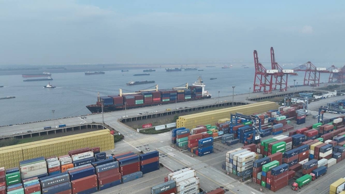 靠泊現(xiàn)場。南京海事局供圖