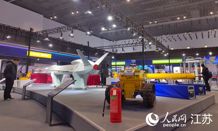 部分高校的科教成果進(jìn)行展示交易。 人民網(wǎng)記者 張玉峰攝