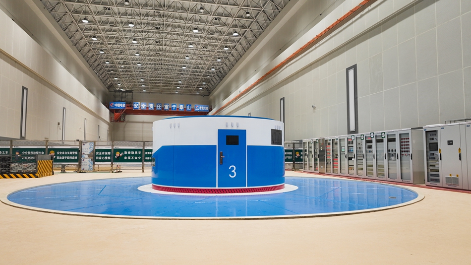 抽水蓄能電站3號機組正式并網(wǎng)發(fā)電。王威康攝