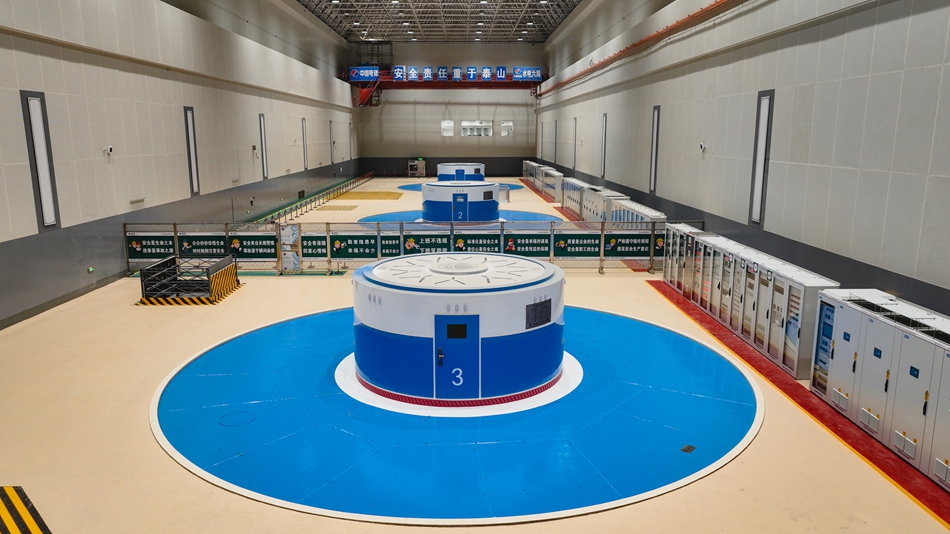 抽水蓄能電站首批3臺(tái)機(jī)組全部投運(yùn)。王威康攝