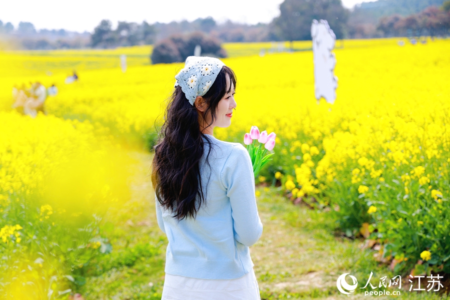 旅客來(lái)高淳“打卡”。人民網(wǎng) 江楠攝