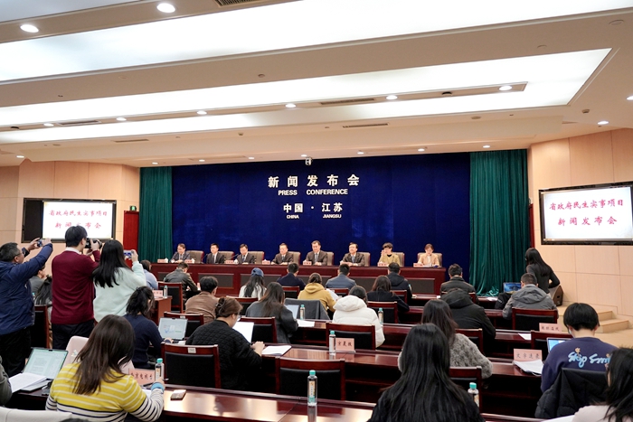 新聞發(fā)布會現(xiàn)場。童心攝