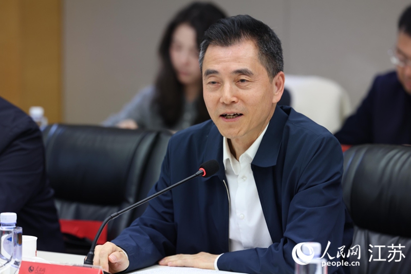 江蘇省數(shù)據(jù)局黨組成員、副局長張旻做交流發(fā)言。人民網(wǎng) 李昱辰攝