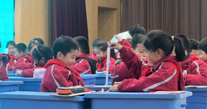 學(xué)生參與課堂互動(dòng)環(huán)節(jié)。宿豫區(qū)教育局供圖