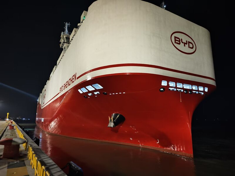 比亞迪“深圳號(hào)”駛離泊位